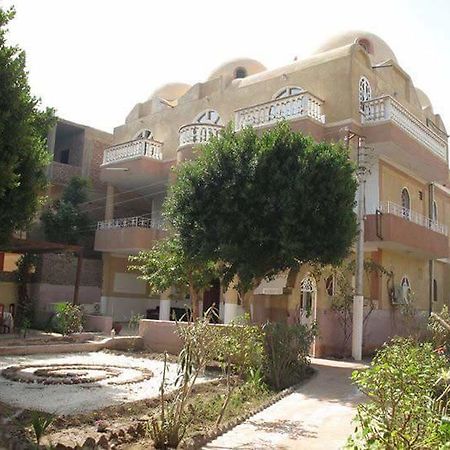 Отель Luxor Light Retreat Экстерьер фото